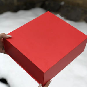 подарочная коробка красная